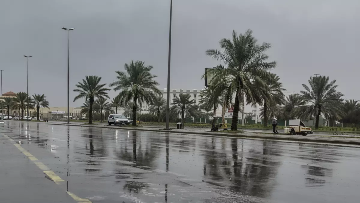 عاجل.. عاجل: نصف مليون مواطن في مواجهة “العاصفة المثالية” – الباحة تغرق والأرصاد تعلن أعلى درجات الخطر!