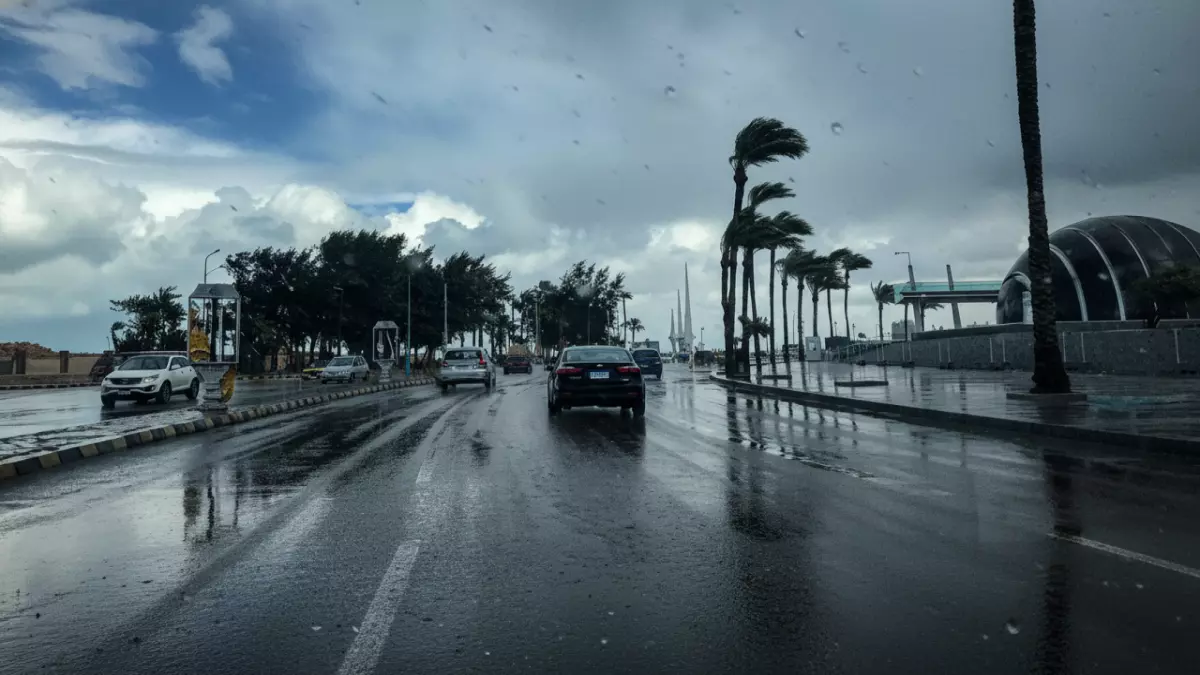 عاجل.. عاجل: أمطار رعدية تضرب السعودية وسيول تجتاح المدن… هل تنعدم الرؤية تماماً؟