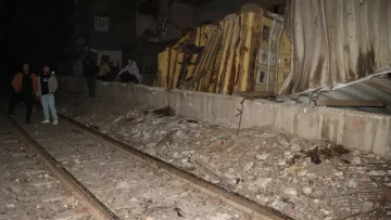 عاجل.. عاجل: سقوط حاويات قطار بضائع بين طوخ وسندنهور… لجنة فنية تكشف الأسباب خلال ساعات!