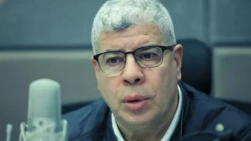 عاجل.. عاجل: شوبير يفجر مفاجآت صفقات الأهلي السرية… لاعب أجنبي خطير ومفاوضات تستمر ساعتين!