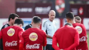 عاجل.. صادم: الأهلي يحصد 53 بطولة مقابل 7 فقط للزمالك في عامين… والأرقام تكشف الهيمنة الحمراء!