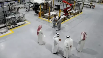 عاجل.. عاجل: السعودية تلغي المقابل المالي للعمالة الوافدة… ثورة صناعية تفتح ملايين الوظائف!