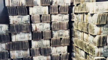 عاجل.. كارثة: الريال اليمني ينهار لـ536 مقابل الدولار – مليون ريال لا تكفي أسبوعاً واحداً لعائلة من 5 أفراد!