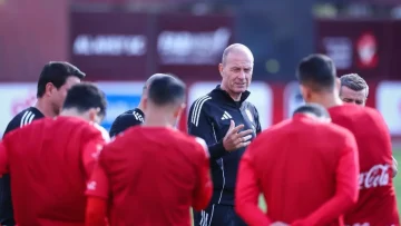 عاجل.. عاجل: الأهلي تحت الضغط أمام سيراميكا الليلة… هل ينهار العملاق أم ينتفض بقوة؟