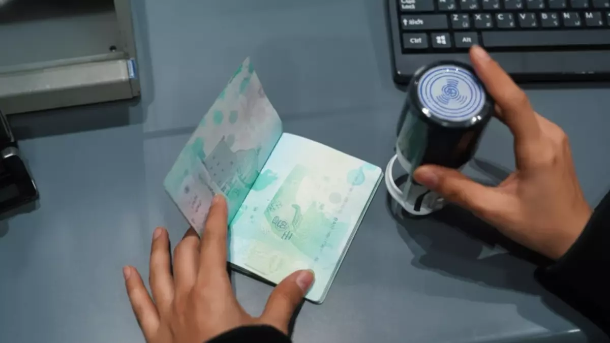 عاجل.. رسمي: الجوازات السعودية تحدد 10 فئات ممنوعة نهائياً من دخول المملكة – اكتشف إن كنت من بينها!