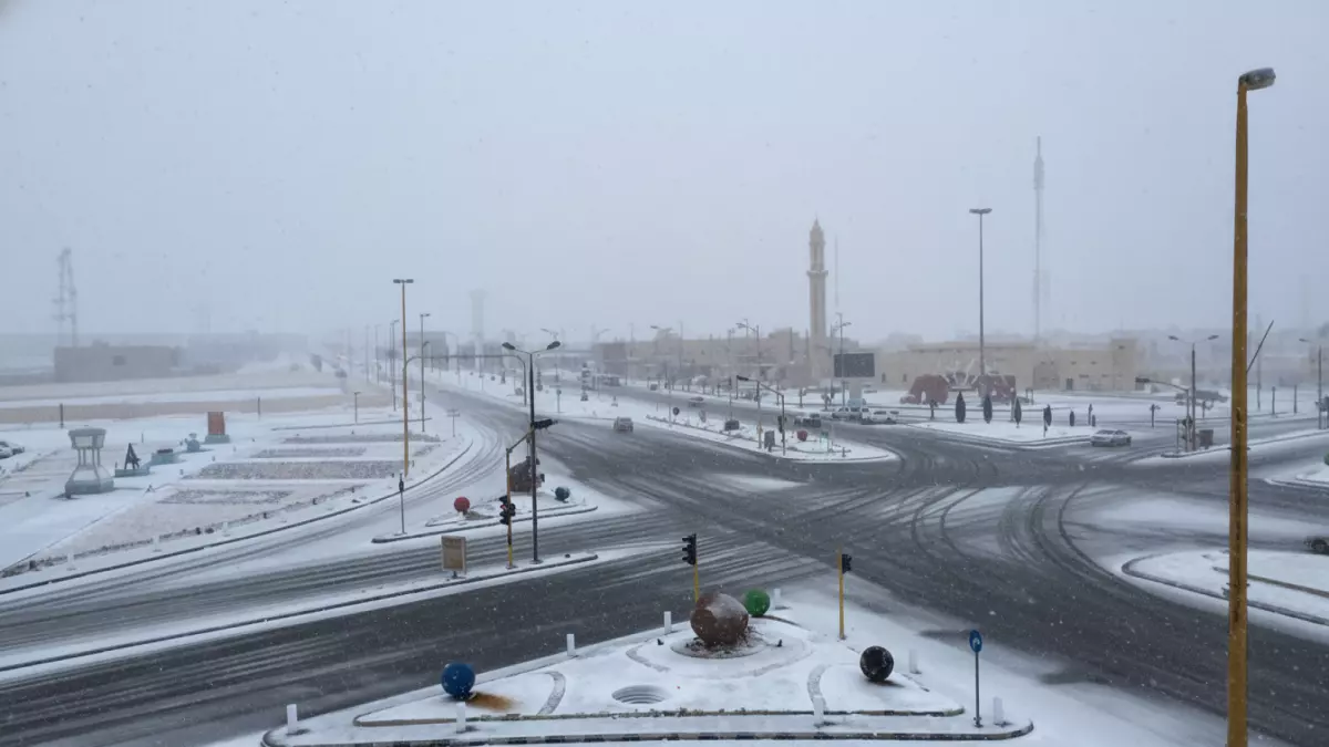 عاجل.. عاجل: طريف تسجل صفراً مئوياً والثلوج تغطي السعودية – مشاهد لم نرها منذ عقود!