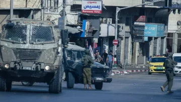 عاجل.. صادم: فيديو يفضح دهس متطرفين إسرائيليين لشاب فلسطيني في نابلس… والجناة يفرون كالجبناء!