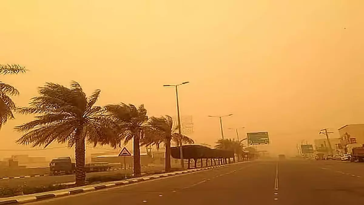 عاجل.. عاجل: الأرصاد تحذر من رياح قاتلة تضرب جدة والليث غداً… انعدام كامل للرؤية وأمواج خطيرة!