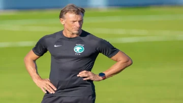 عاجل.. زلزال في الكرة السعودية.. رحيل “رينارد” رسمياً والبديل العالمي يقترب لتولي الأخضر! (صورة)