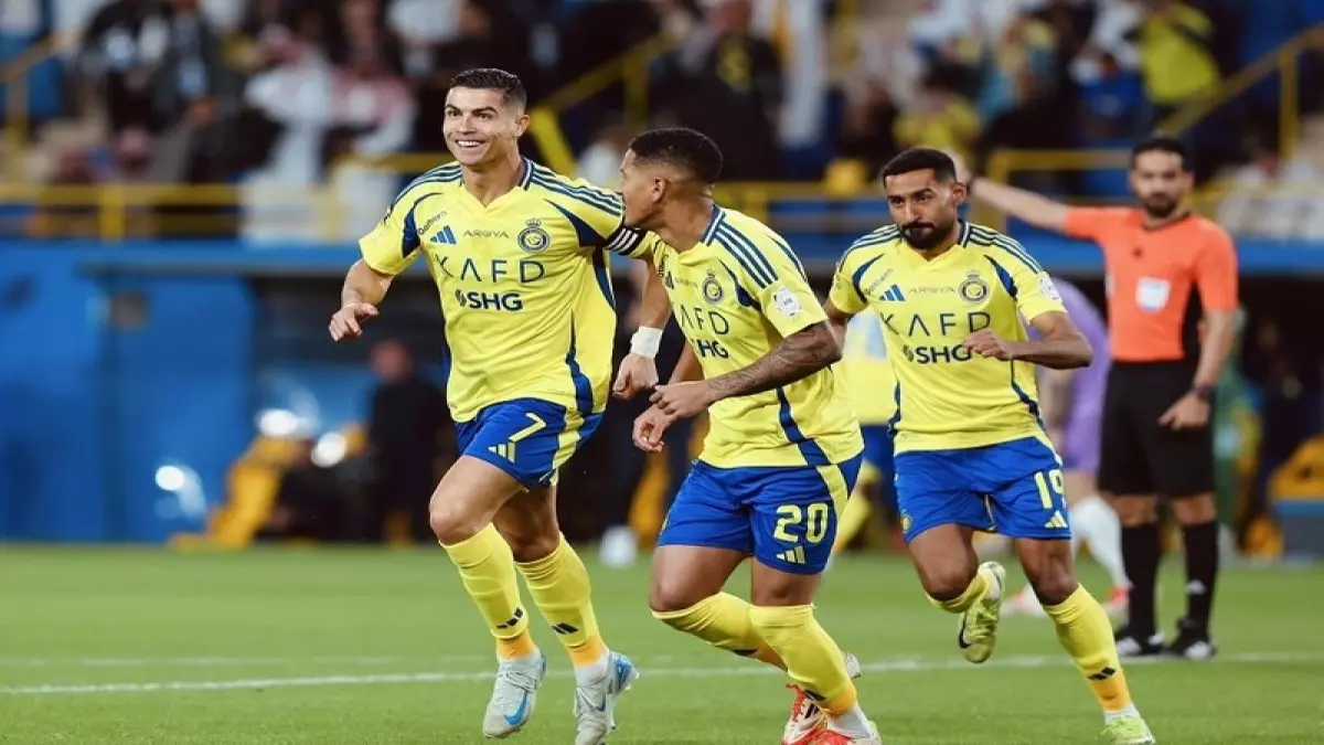 عاجل.. الكارثة الكبرى: فيفا يضرب بيد من حديد ويعلن “إيقاف” نادي النصر.. مستقبل رونالدو في مهب الريح!