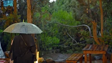 عاجل.. عاجل: عاصفة مطرية تجتاح السعودية… الخفجي تحطم الأرقام بـ 31 ملم في يوم واحد!