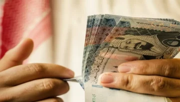 عاجل.. عاجل: البنك المركزي اليمني يفرض أسعار صرافة جديدة للريال السعودي… والمخالفون يفقدون تراخيصهم!