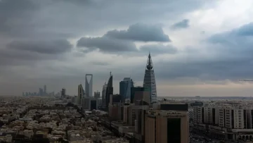 عاجل.. عاجل: موجة برد قطبية تضرب السعودية اليوم… الرياض تحت الضباب والحرارة تنهار لـ6 درجات!