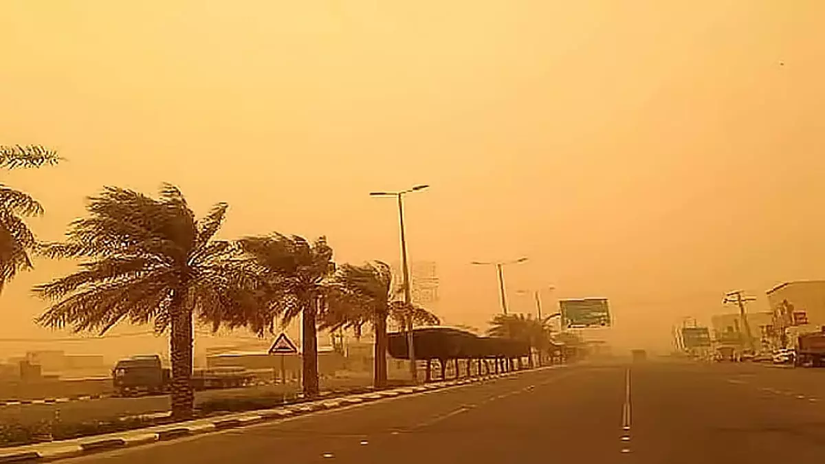 عاجل.. عاجل: الأرصاد تحذر من انعدام الرؤية في الجموم… والسائقون في خطر حتى 4 مساءً!