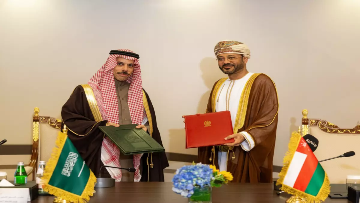 عاجل.. عاجل: السعودية وعُمان تكشفان خطة سرية لحل الأزمة اليمنية… قرارات مصيرية خلال ساعات!