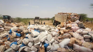 عاجل.. صادم: إتلاف 33 طن من الأغذية الفاسدة في صنعاء… ماذا كان يأكل المواطنون؟!