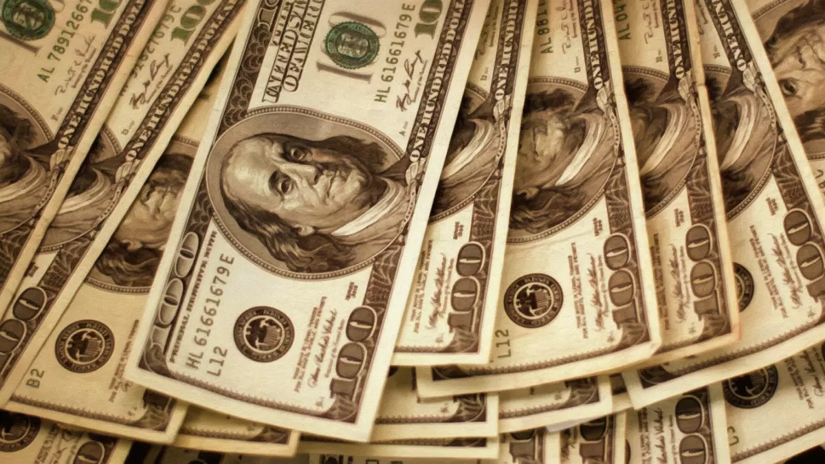 عاجل.. أسعار الدولار الآن: بنك الإسكندرية الأرخص بـ47.37 جنيه – اعرف البنك الأوفر!