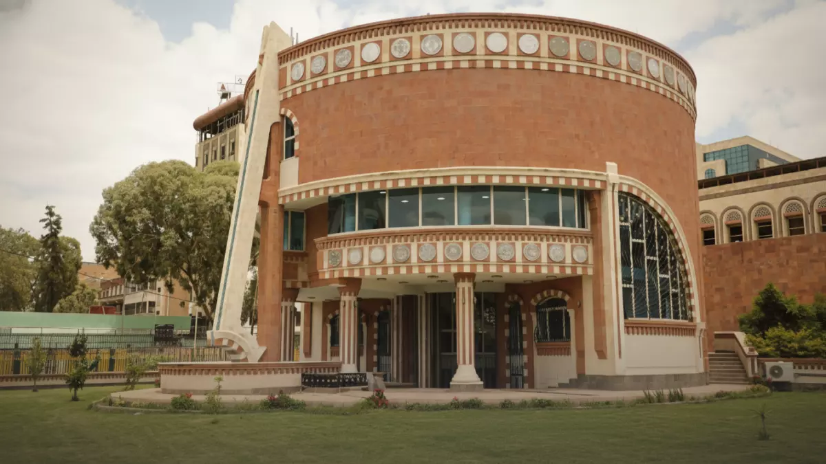 عاجل.. عاجل: البنك المركزي يثبت سعر الدولار عند 530 ريال… هل يستمر الاستقرار؟