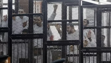 عاجل.. عاجل: محاكمة خلية العملة الإرهابية اليوم – 39 متهماً بتدمير الاقتصاد المصري سراً!