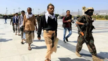 عاجل.. عاجل: صنعاء توقع أكبر صفقة تبادل أسرى في التاريخ – 2900 معتقل يعودون لأهاليهم!