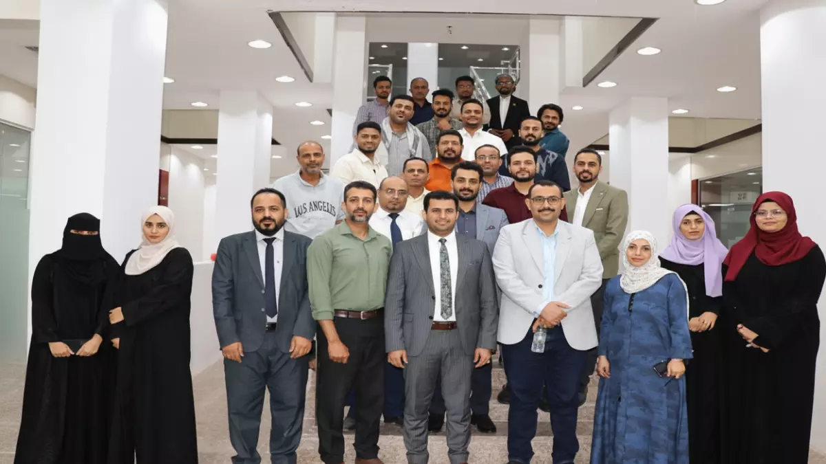 عاجل.. عاجل: البنك المركزي اليمني يطلق برنامجاً ثورياً لتطوير 40 خبير مصرفي… هل تشهد اليمن نهضة مالية إسلامية؟