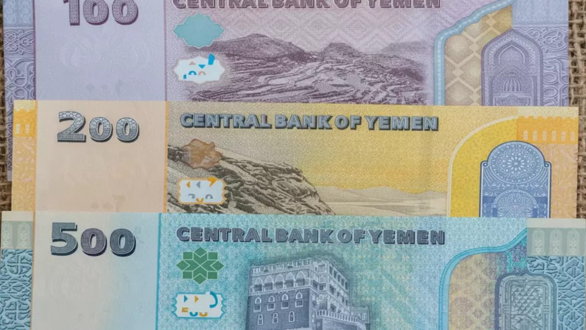 عاجل.. صادم: الريال السعودي بـ425 في عدن مقابل 140 في صنعاء – الفجوة المدمرة التي تقتل جيوب اليمنيين!