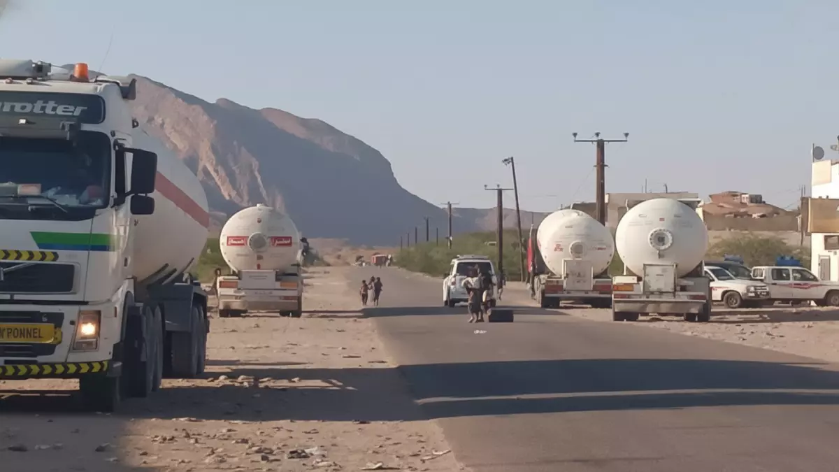 عاجل.. فضيحة مدوية: قواطر الغاز تختفي في أحواش التجار… والسعر ينفجر 176% في عدن!