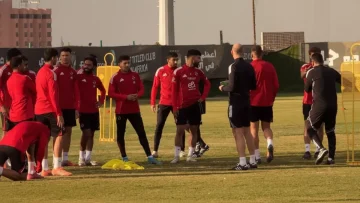 عاجل.. عاجل: الأهلي يتوقف عن التدريب بعد كارثة غزل المحلة… هل يخشى توروب من مفاجأة المصرية؟
