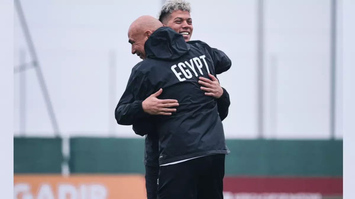 عاجل.. عاجل: صورة مثيرة تكشف سر خطة حسام حسن الجديدة مع إمام عاشور قبل مواجهة جنوب أفريقيا!