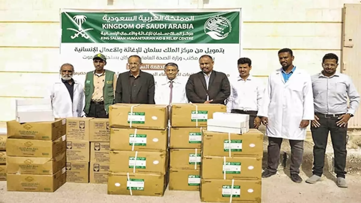 عاجل.. عاجل: السعودية تنقذ مليون يمني من كارثة الكوليرا… مستلزمات طبية طارئة تصل حضرموت!