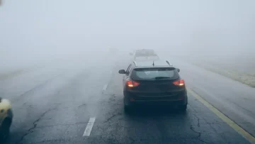 عاجل.. عاجل: ضباب كثيف يضرب السعودية اليوم – انعدام تام للرؤية في الشرقية وتبوك!