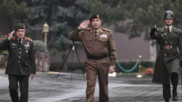 عاجل.. عاجل: مقتل رئيس أركان الجيش الليبي في تحطم طائرة بتركيا… الحادث “مثير للتساؤلات” وسط شكوك بالتوقيت!