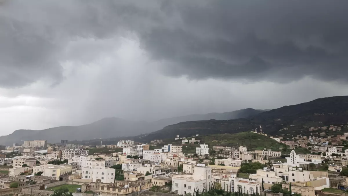 عاجل.. عاجل: الأرصاد تحذر من موجة برد قاسية تضرب اليمن – الصقيع يهدد المحاصيل والحرارة تقترب من الصفر!