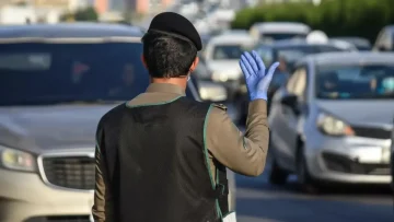 عاجل.. عاجل: مرور السعودية يحذر بشدة… خطأ قاتل يرتكبه 90% من السائقين قبل تغيير المسار!