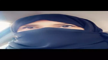 عاجل.. صادم: السعودية تتحول لـ “سويسرا العرب” – الثلوج تغطي تبوك والجوف لأول مرة منذ عقود!