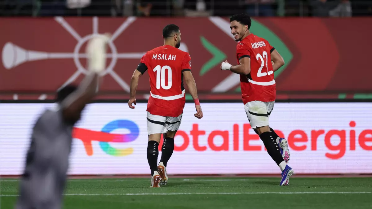 عاجل.. عاجل: القنوات المجانية الناقلة لمباراة مصر وجنوب أفريقيا اليوم – شاهد المواجهة النارية مباشرة!