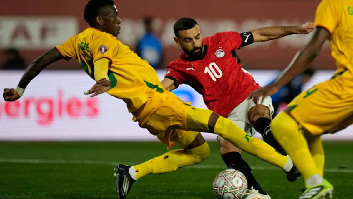 عاجل.. نجم الأهلي السابق يكشف الخطأ القاتل الذي أنهك منتخب مصر أمام زيمبابوي.. هذا ما حدث سراً!