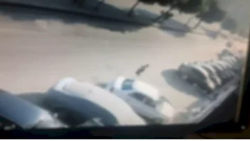 عاجل.. عاجل: لحظة القبض على لص البطاريات الفيروسي في الإسكندرية… الفيديو الذي فضحه!