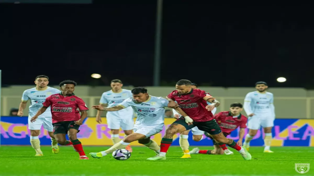 عاجل.. عاجل: التعاون يقلب الطاولة ويخطف الصدارة من الهلال بثنائية مثيرة أمام الخلود!