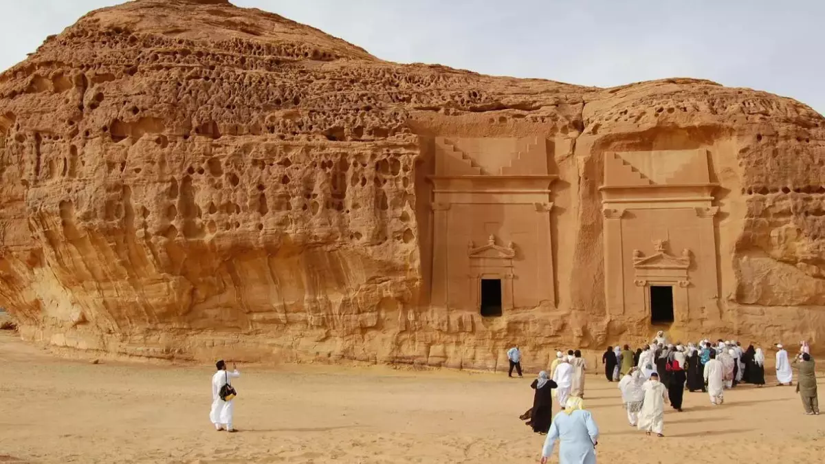 عاجل.. صادم: السياحة الشتوية تستحوذ على 53% من إيرادات السعودية السنوية… كيف حققت هذا الرقم المذهل؟