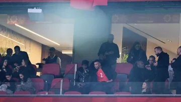 عاجل.. شاهد: مبابي يفاجئ الجماهير المغربية بحضور صادم لمباراة الأسود… والسبب صداقة لا تُصدق مع حكيمي!