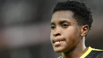 عاجل.. صادم: أوكيلي يرمي فوز أوغندا في القمامة… ركلة جزاء مُهدرة في اللحظة الأخيرة تحرم الكراين من انتصار تاريخي!