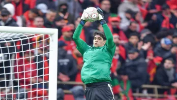 عاجل.. عاجل: بونو يحطم أرقام الزاكي التاريخية ويصنع إنجازاً جديداً لم يحققه أي حارس مغربي من قبل!