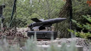 عاجل.. عاجل: حزب الله ينهار تدريجياً مثل صدام حسين… ويقبض 340 مليون دولار ثمن تنازلات مدوية!