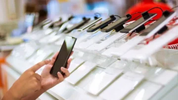 عاجل.. عاجل: مصر تحدث ثورة صناعية! إنتاج 10 ملايين هاتف محلياً يكسر الاحتكار العالمي