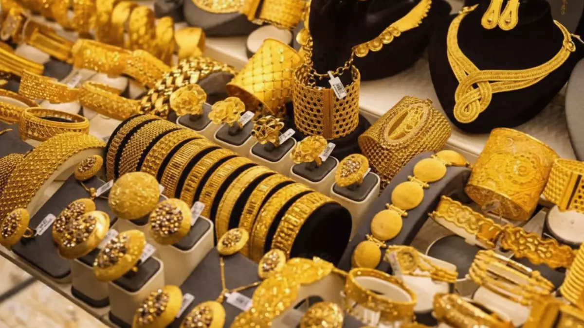 عاجل.. عاجل: انهيار تاريخي للذهب في مصر… الجرام يخسر 200 جنيه خلال 24 ساعة والصاغة في حالة صدمة!