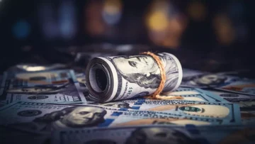 عاجل.. صادم: الدولار بـ 1632 في عدن مقابل 522 في صنعاء… فجوة جنونية تهز الاقتصاد اليمني!