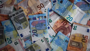 عاجل.. عاجل: اليورو يواصل الصعود فوق 56 جنيه… هل تشتري الآن أم تنتظر انهيار الأسعار؟