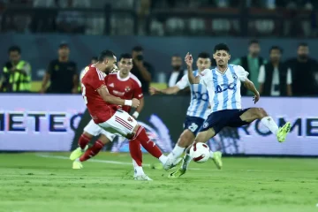 عاجل.. كريم فؤاد والإصابة في الركبة.. نجم الأهلي يربك الحسابات قبل لقاء الإمارات