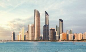 أبوظبي توقف زيادات الإيجارات وتثبت الأسعار مؤقتاً